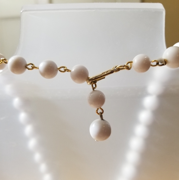 Vintage White Necklace Japan with Earrings - Picture 4 of 6